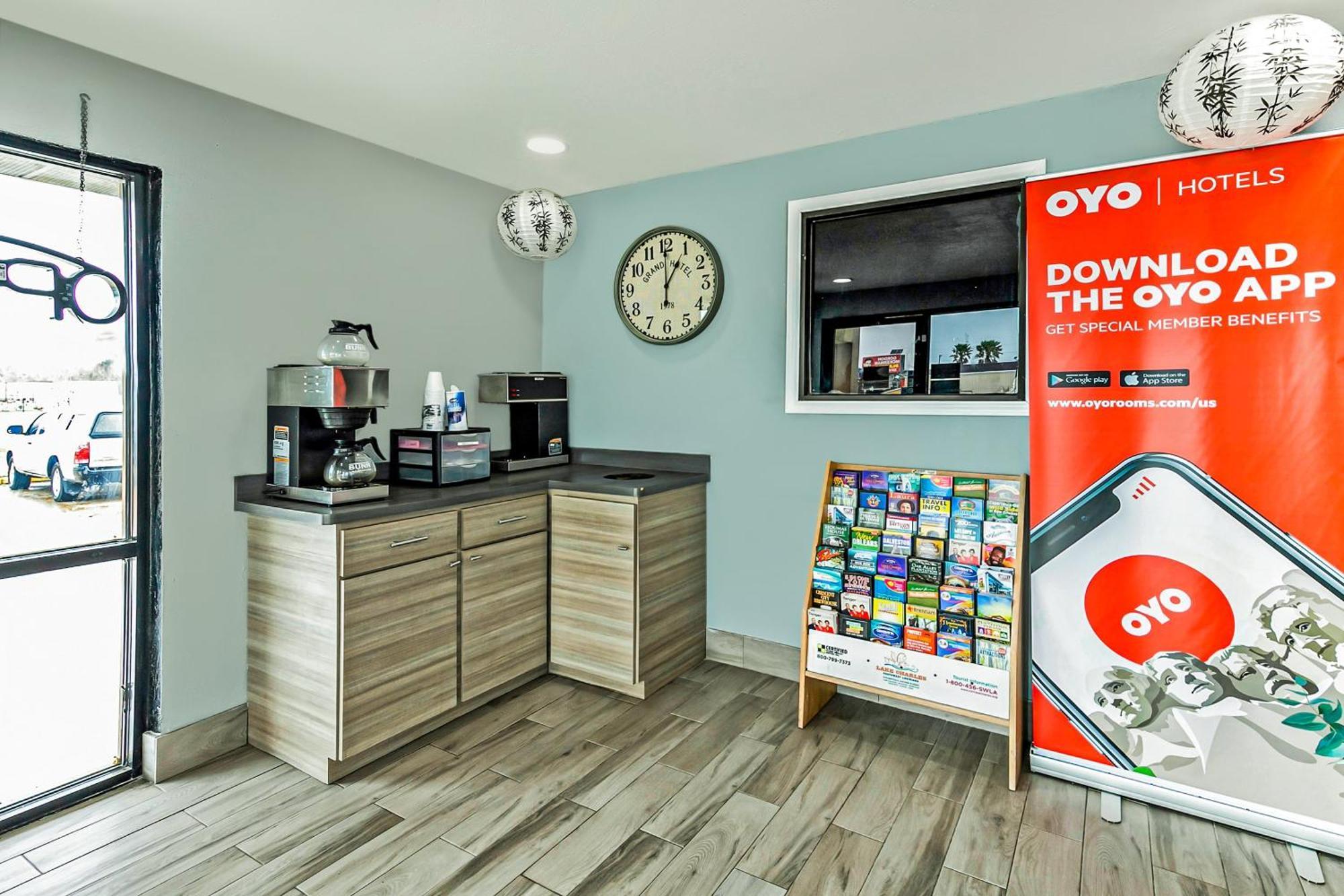Oyo查尔斯湖10号高速公路酒店 莱克查尔斯 外观 照片